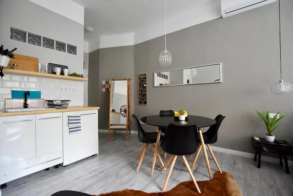 Standard Apartment By Hi5 - Fejer Gyorgy St Budapest