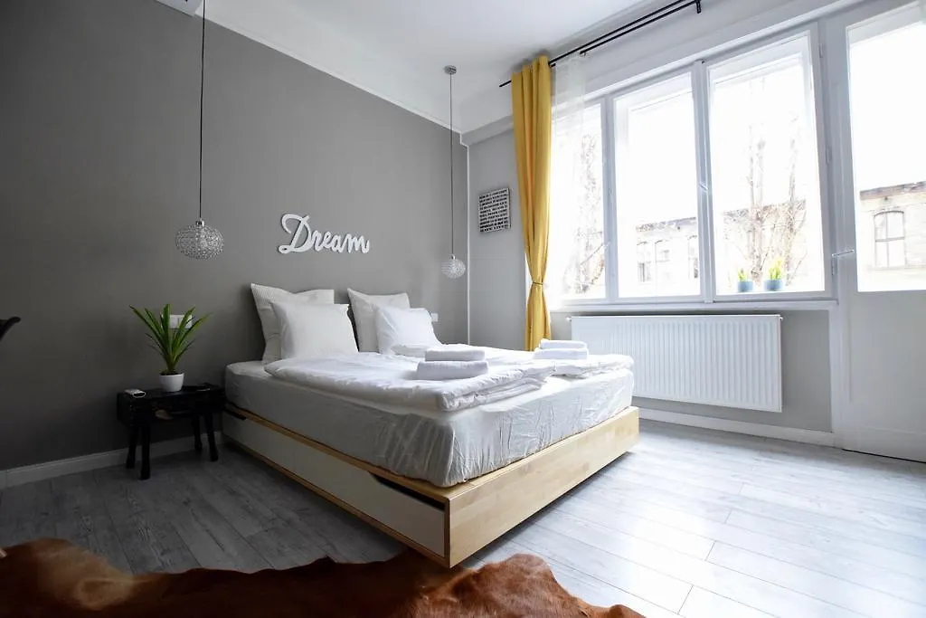 Standard Apartment By Hi5 - Fejer Gyorgy St Budapest