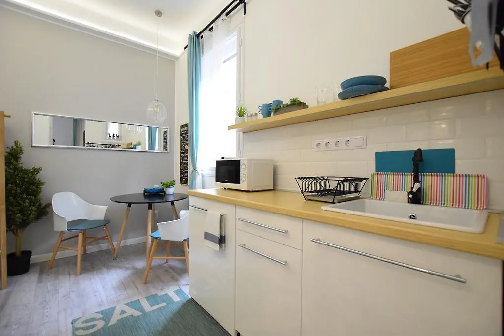 Standard Apartment By Hi5 - Fejer Gyorgy St Budapest