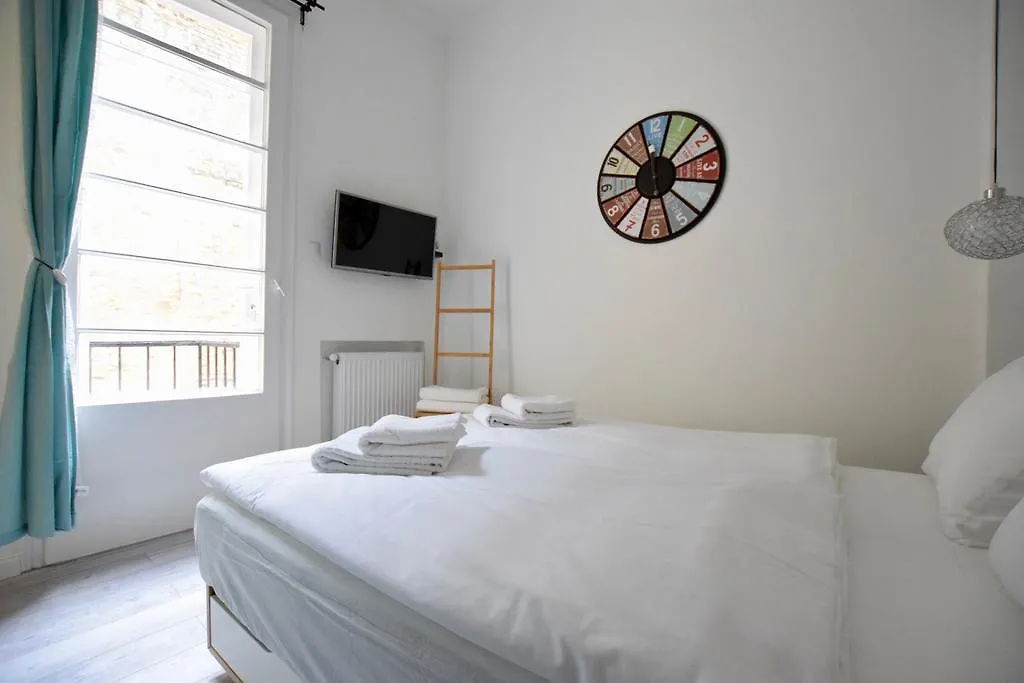 Standard Apartment By Hi5 - Fejer Gyorgy St Budapest 0*,  Hungary
